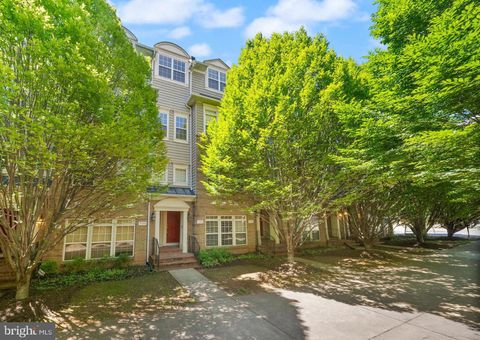 Photo of 7152 Little Thames Drive #188, GAINESVILLE, VA 20155 (MLS # VAPW2117686)