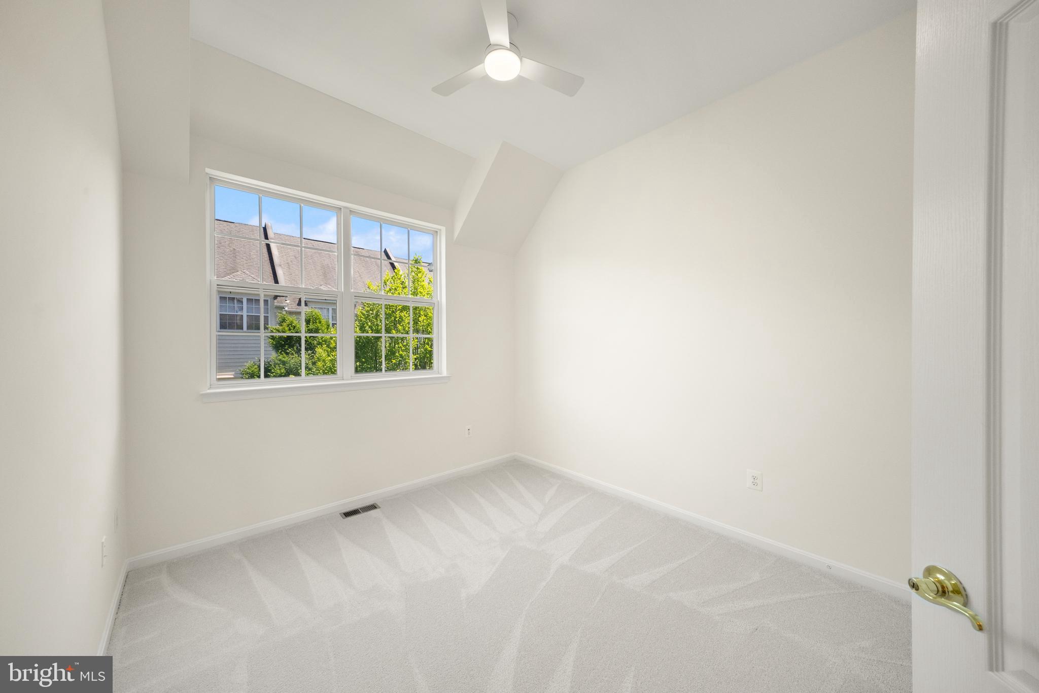 THE TOWNES AT VILLAGE PLACE - Residential