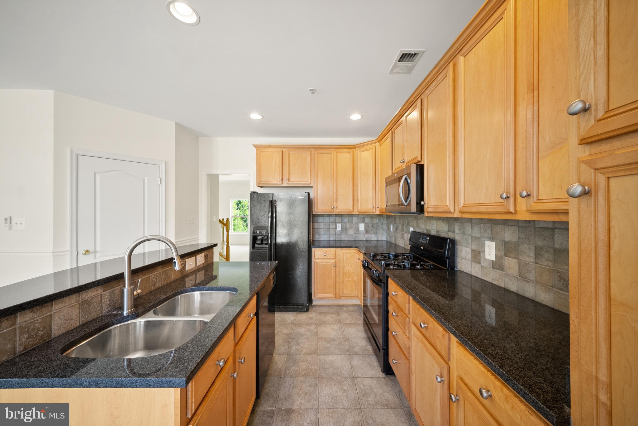 THE TOWNES AT VILLAGE PLACE - Residential