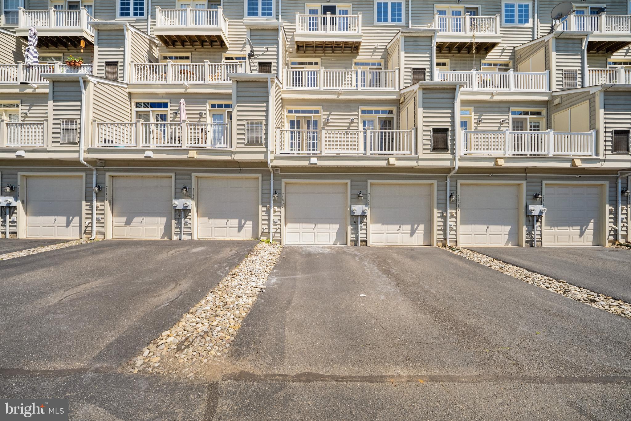 THE TOWNES AT VILLAGE PLACE - Residential