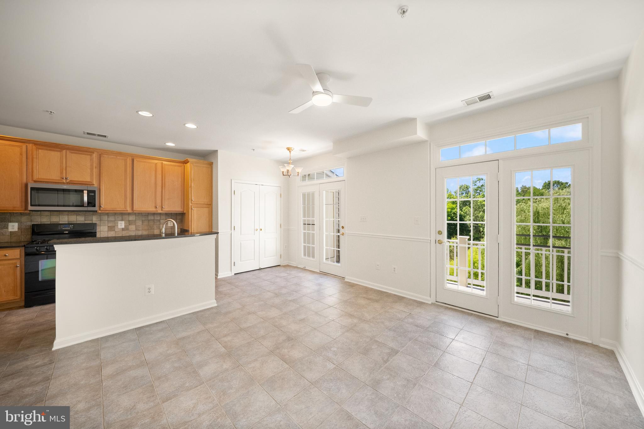 THE TOWNES AT VILLAGE PLACE - Residential