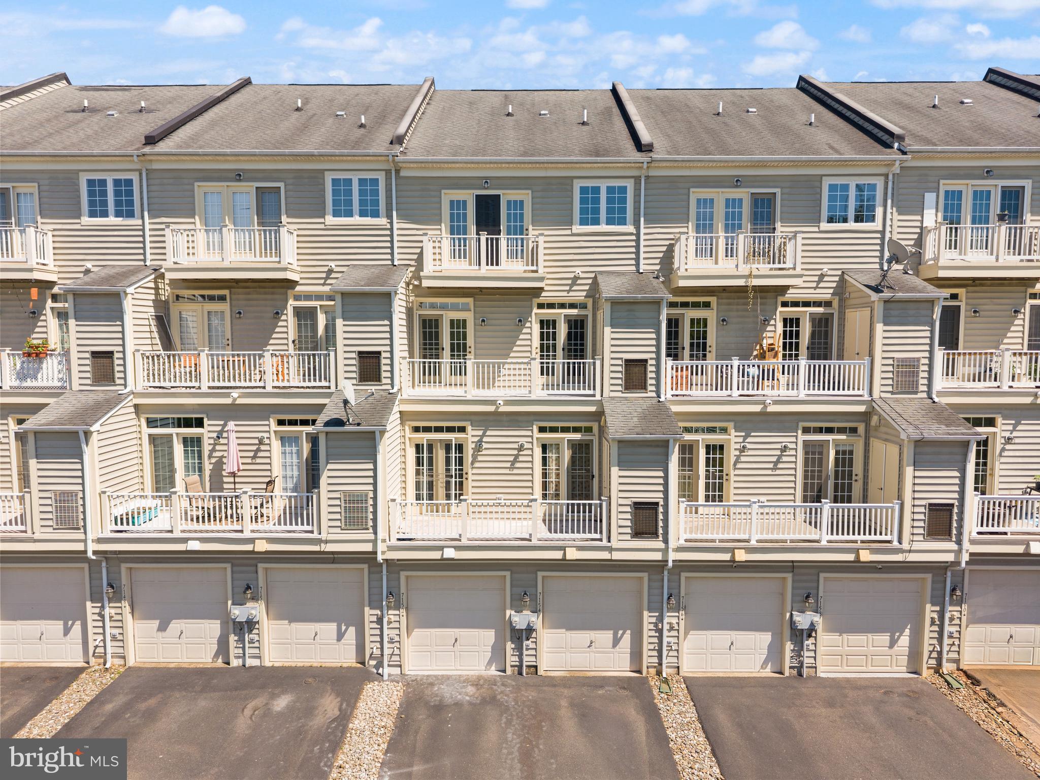 THE TOWNES AT VILLAGE PLACE - Residential
