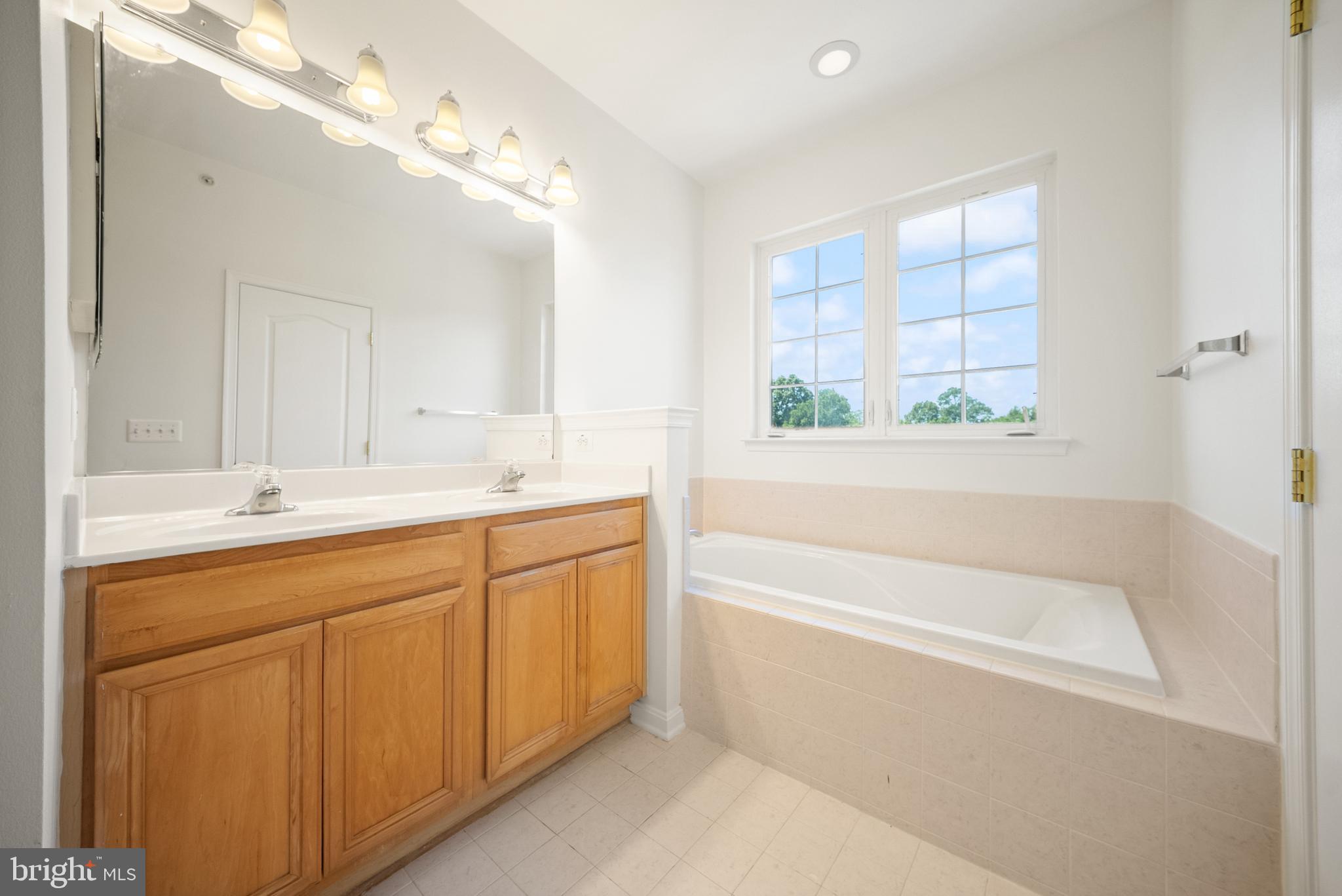THE TOWNES AT VILLAGE PLACE - Residential