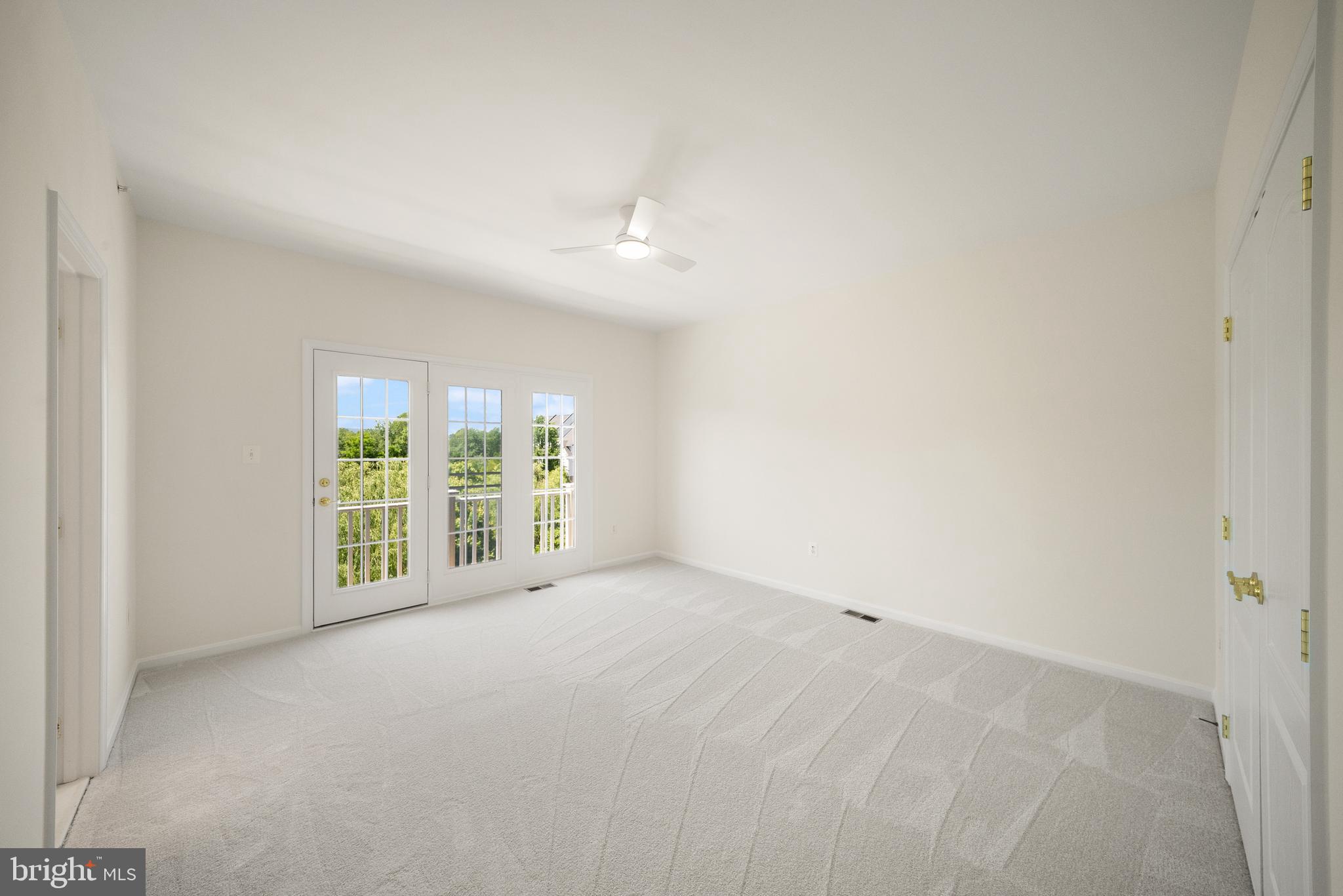THE TOWNES AT VILLAGE PLACE - Residential
