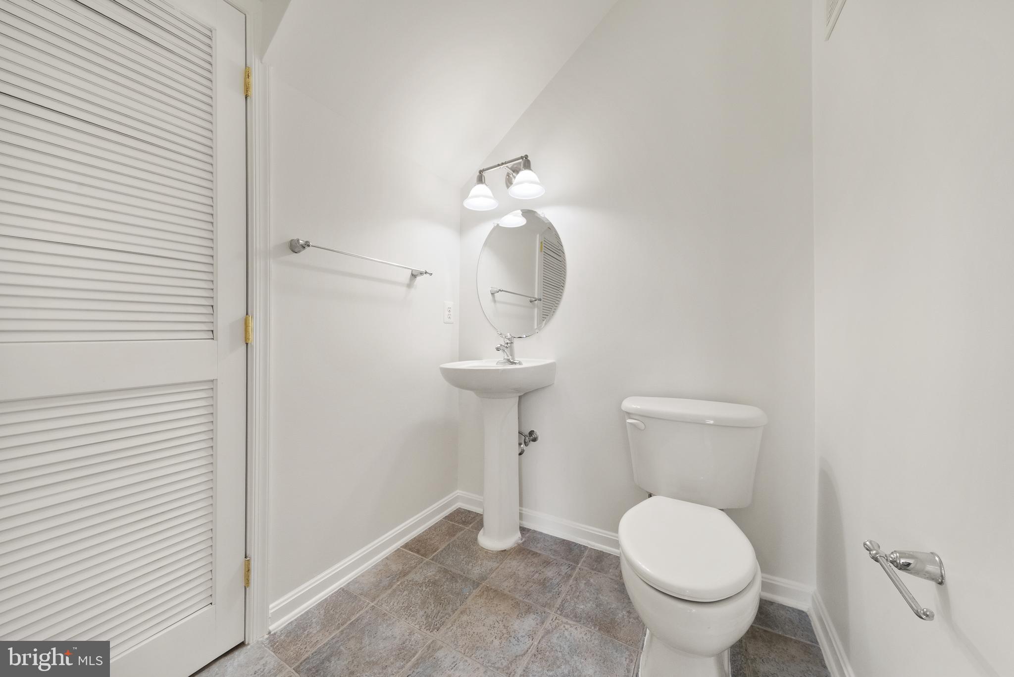 THE TOWNES AT VILLAGE PLACE - Residential