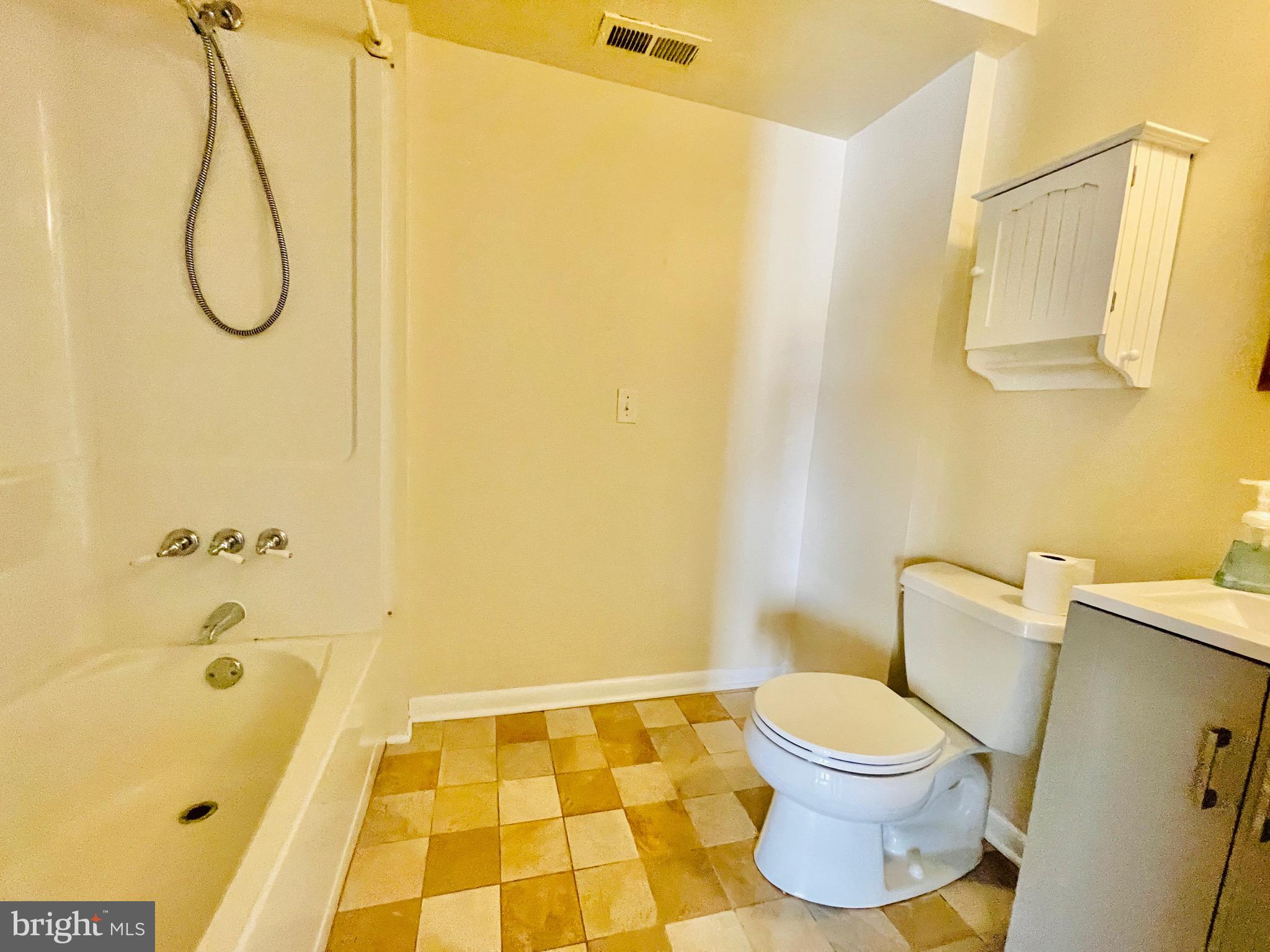 VISTA WOODS - Residential Lease