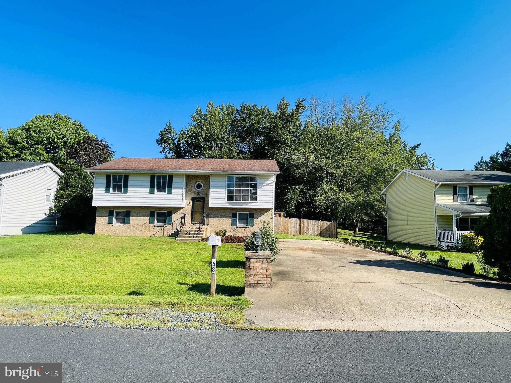 VISTA WOODS - Residential Lease