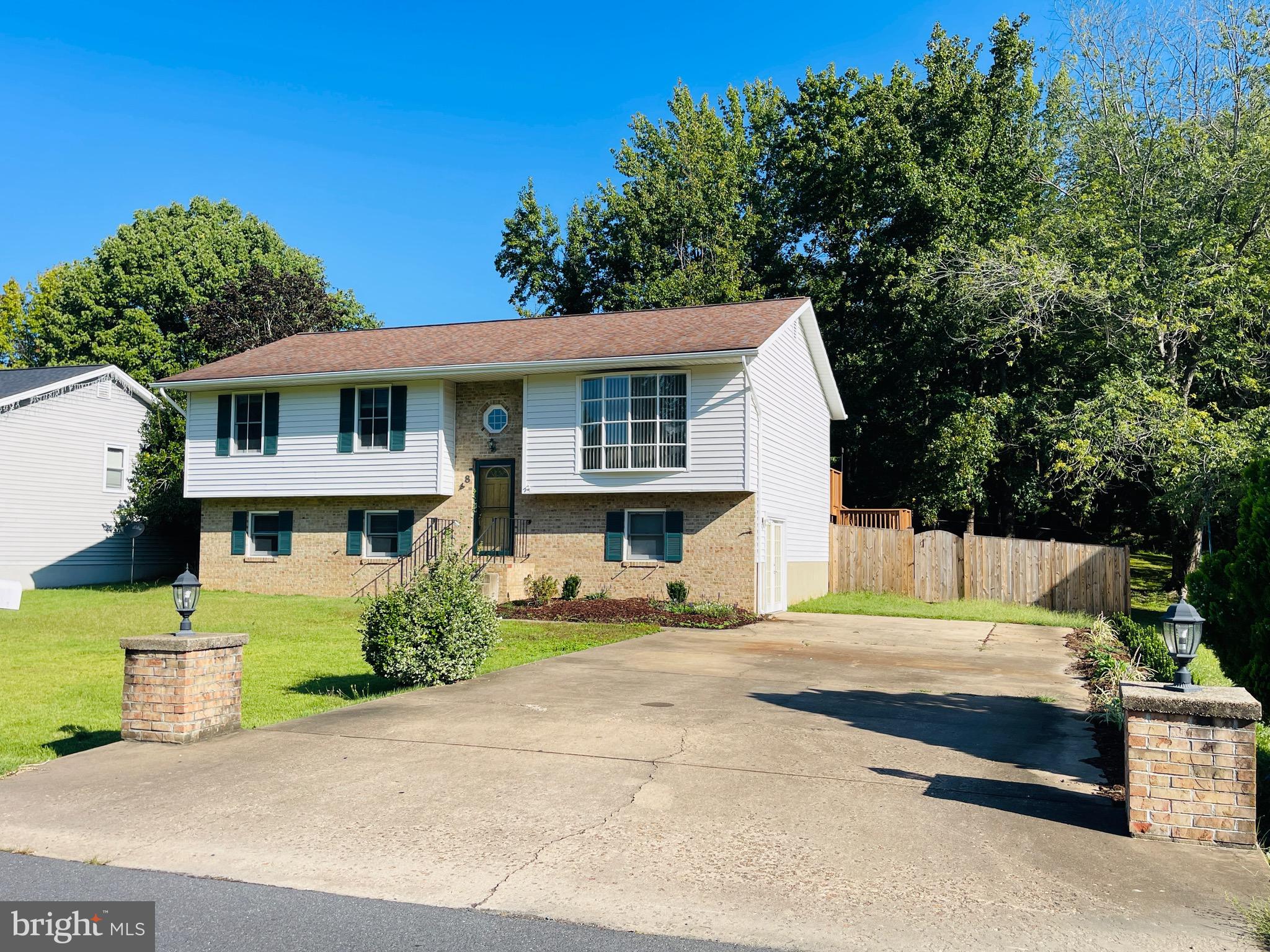 VISTA WOODS - Residential Lease