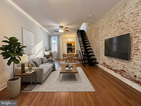 Townhouse For Sale - 2304 E Albert Street<br/> Philadelphia County, PHILADELPHIA, PA 19125
