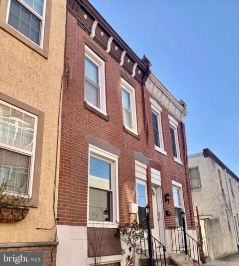 Townhouse For Sale - 2304 E Albert Street<br/> PHILADELPHIA, PA 19125
