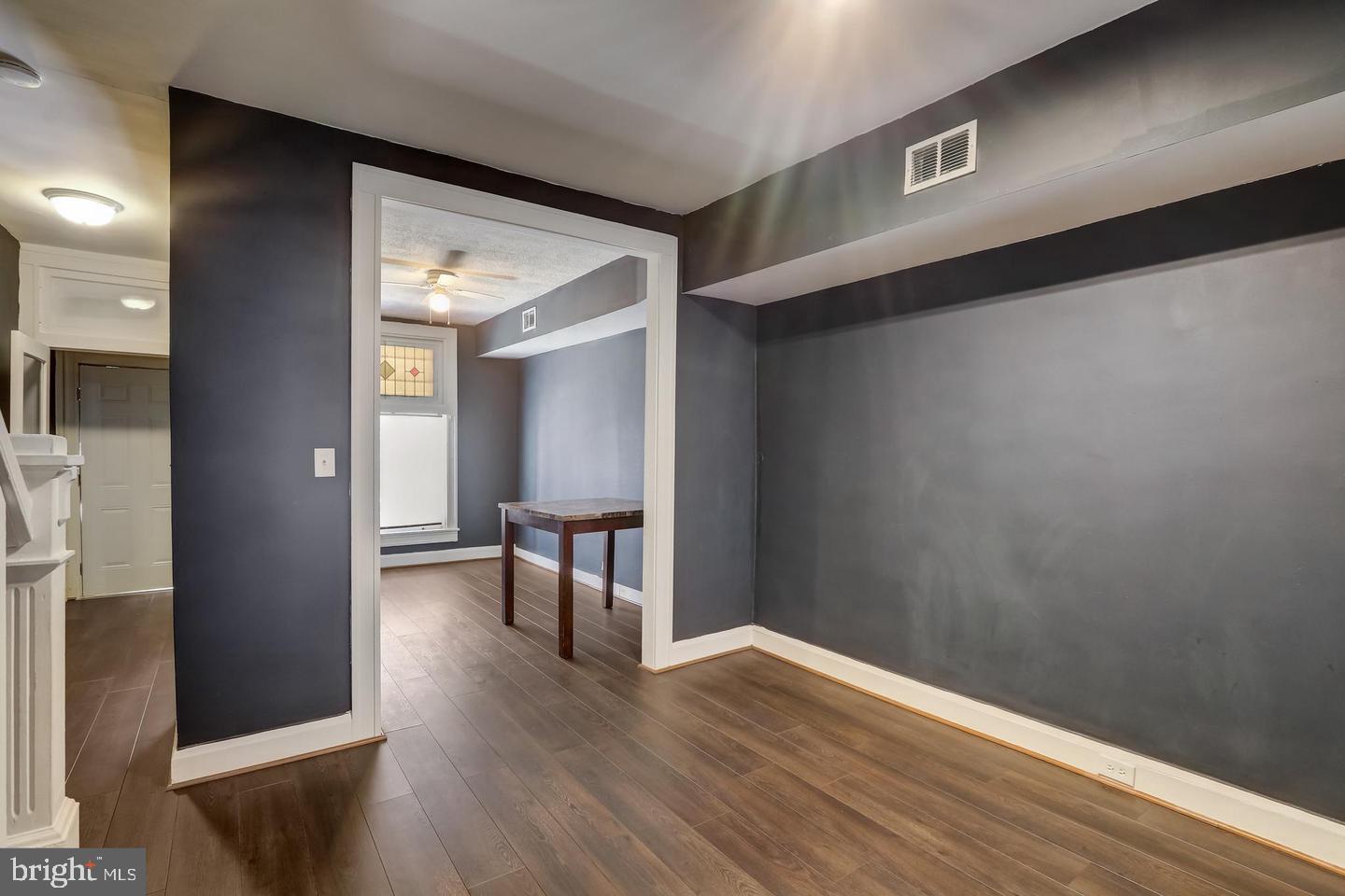 ELLWOOD PARK - Residential Lease