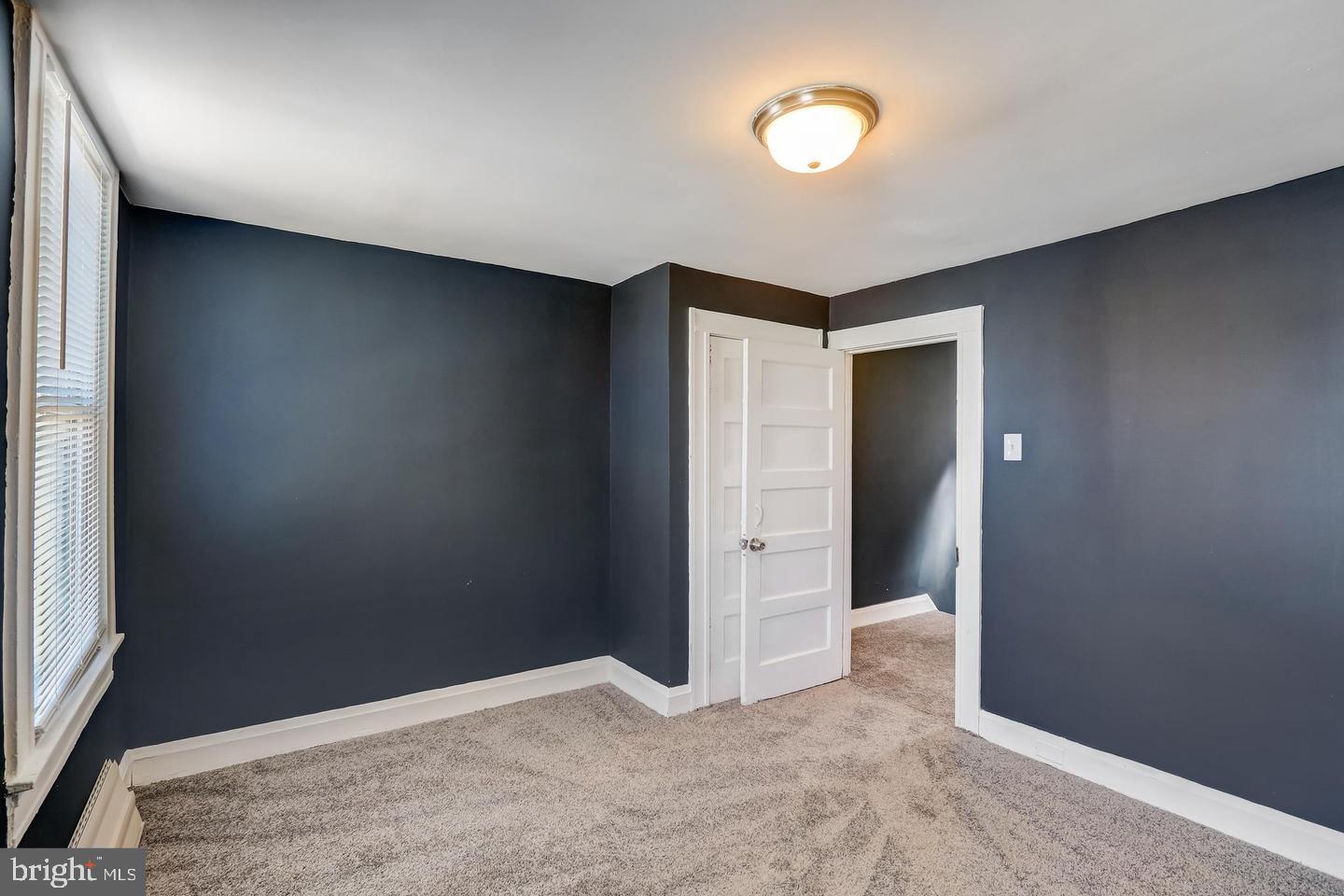 ELLWOOD PARK - Residential Lease