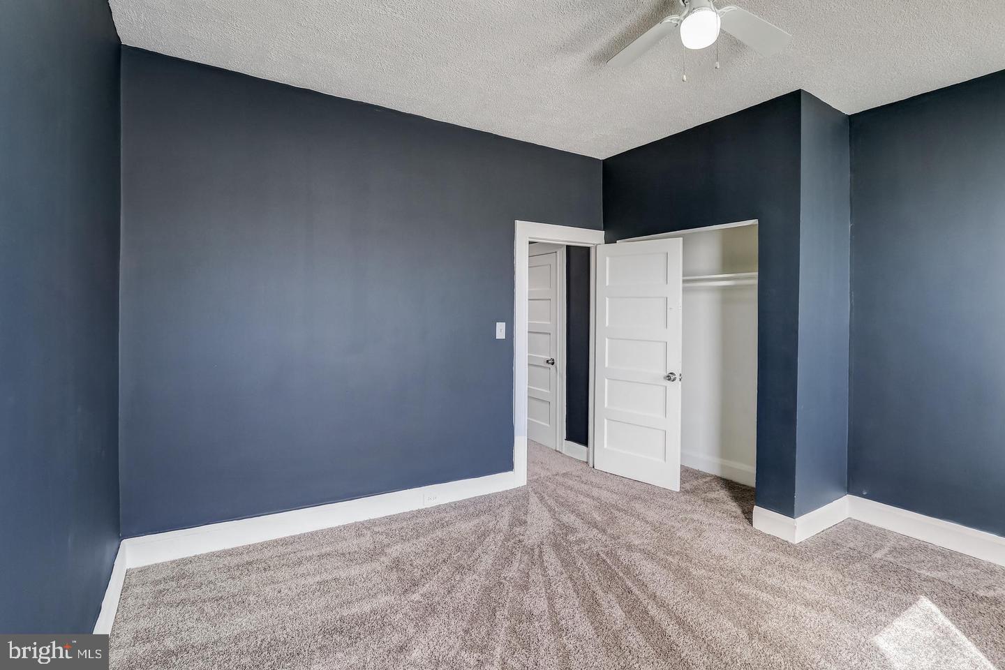 ELLWOOD PARK - Residential Lease