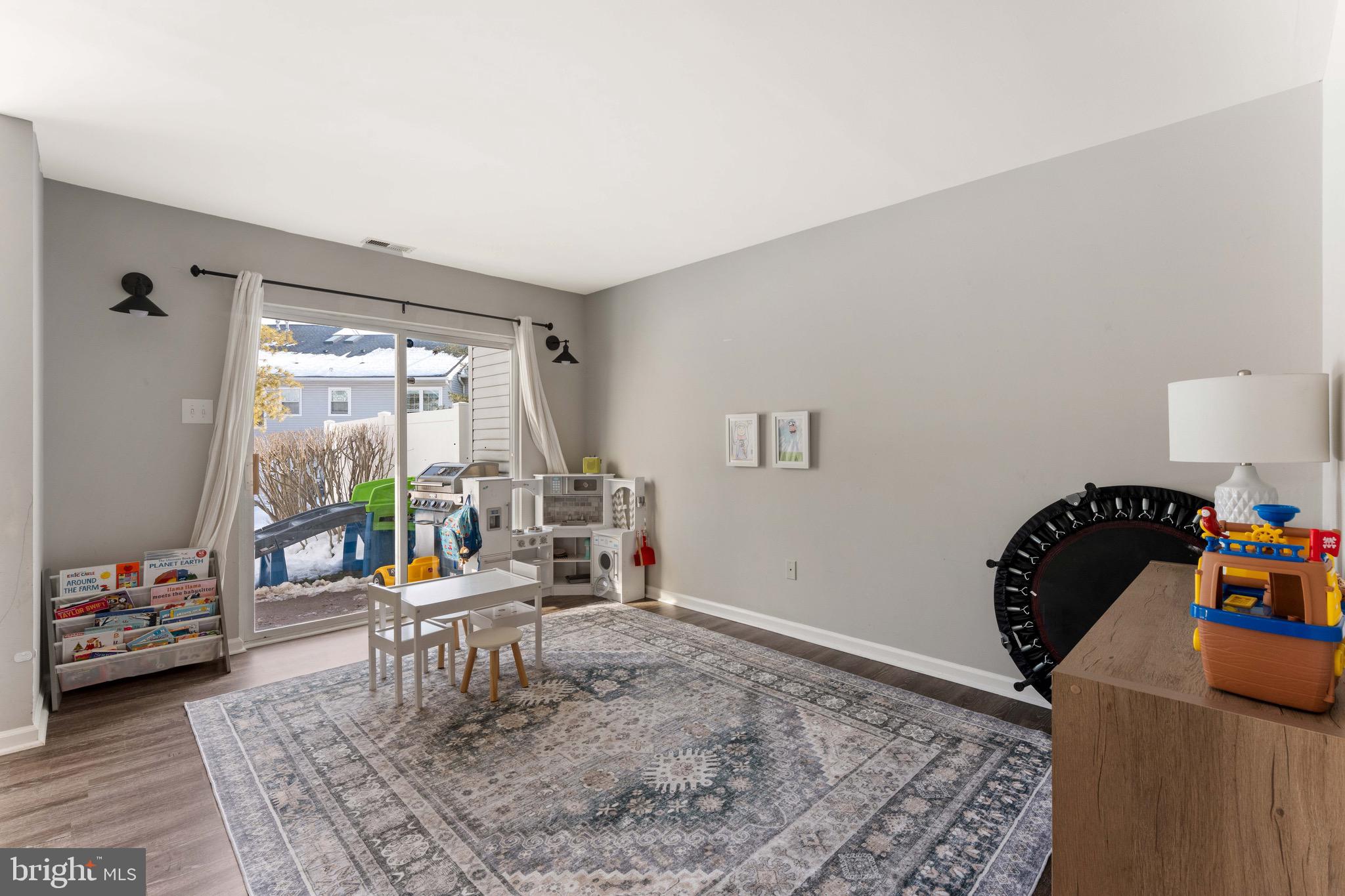 BROOKSTONE - Residential