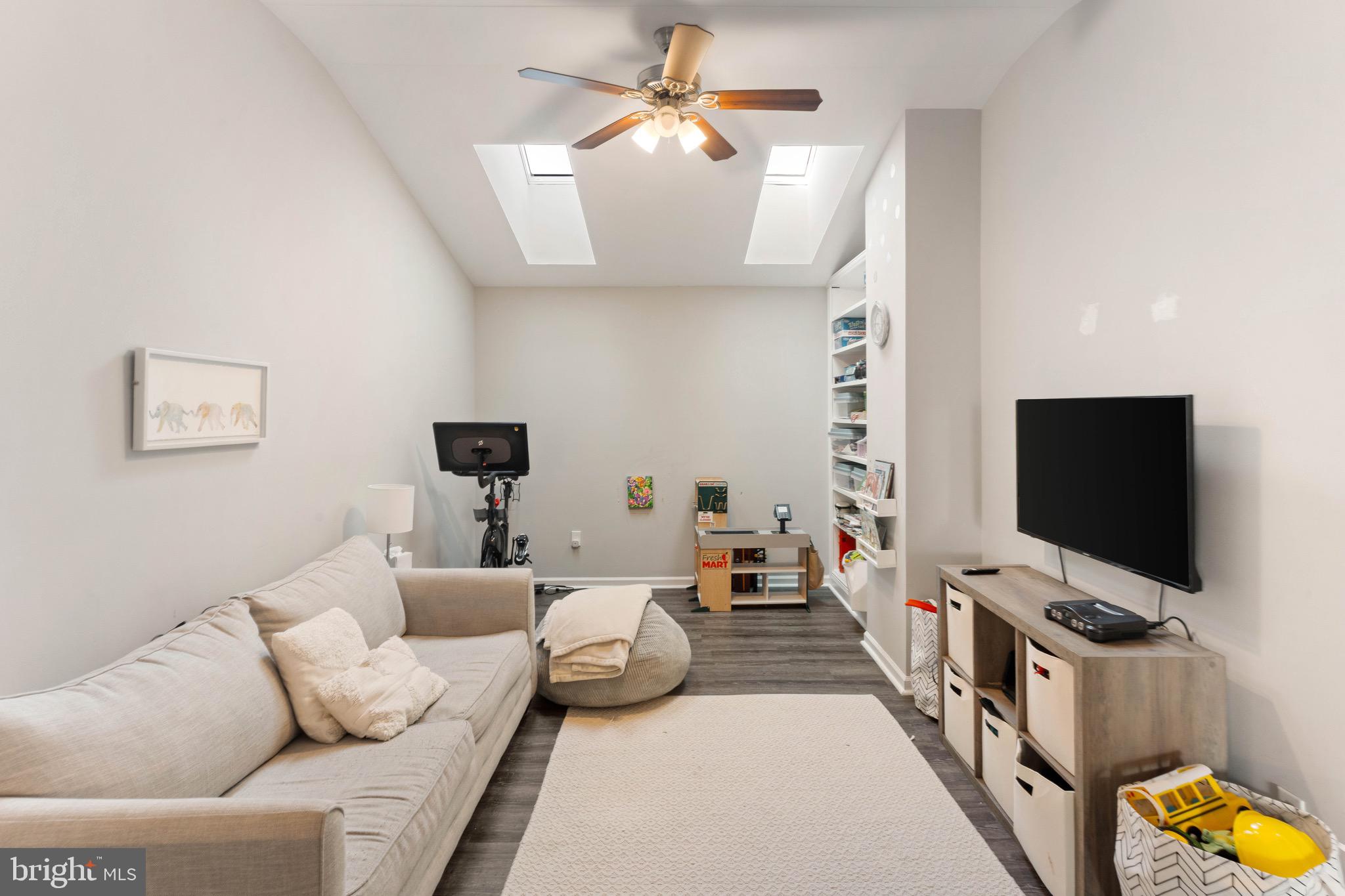 BROOKSTONE - Residential