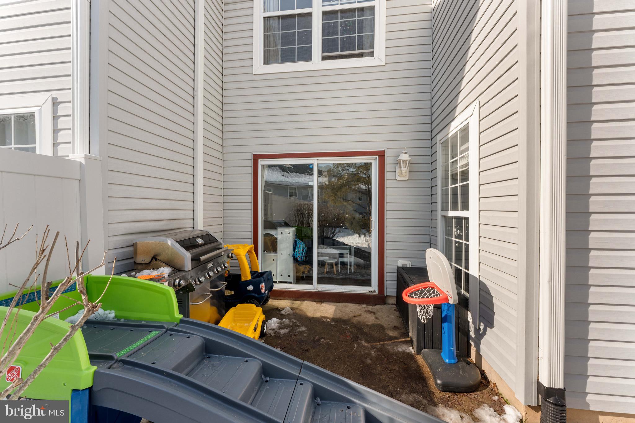 BROOKSTONE - Residential