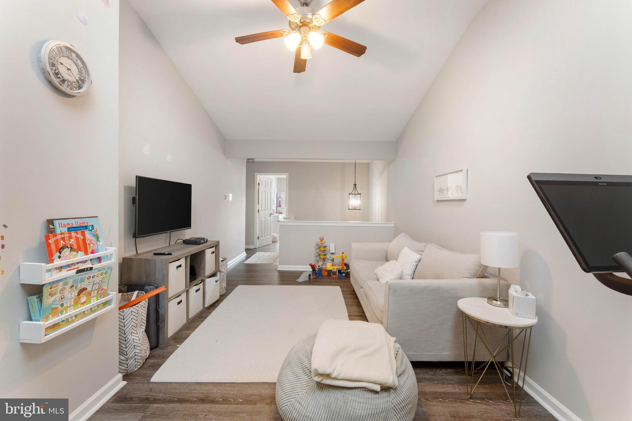 BROOKSTONE - Residential