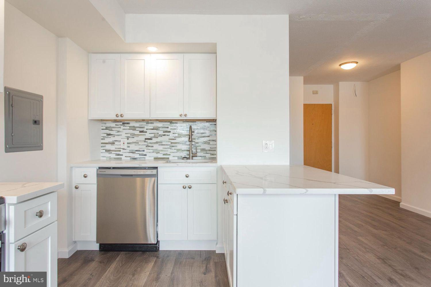 2101 CHESTNUT STREET 17 1025