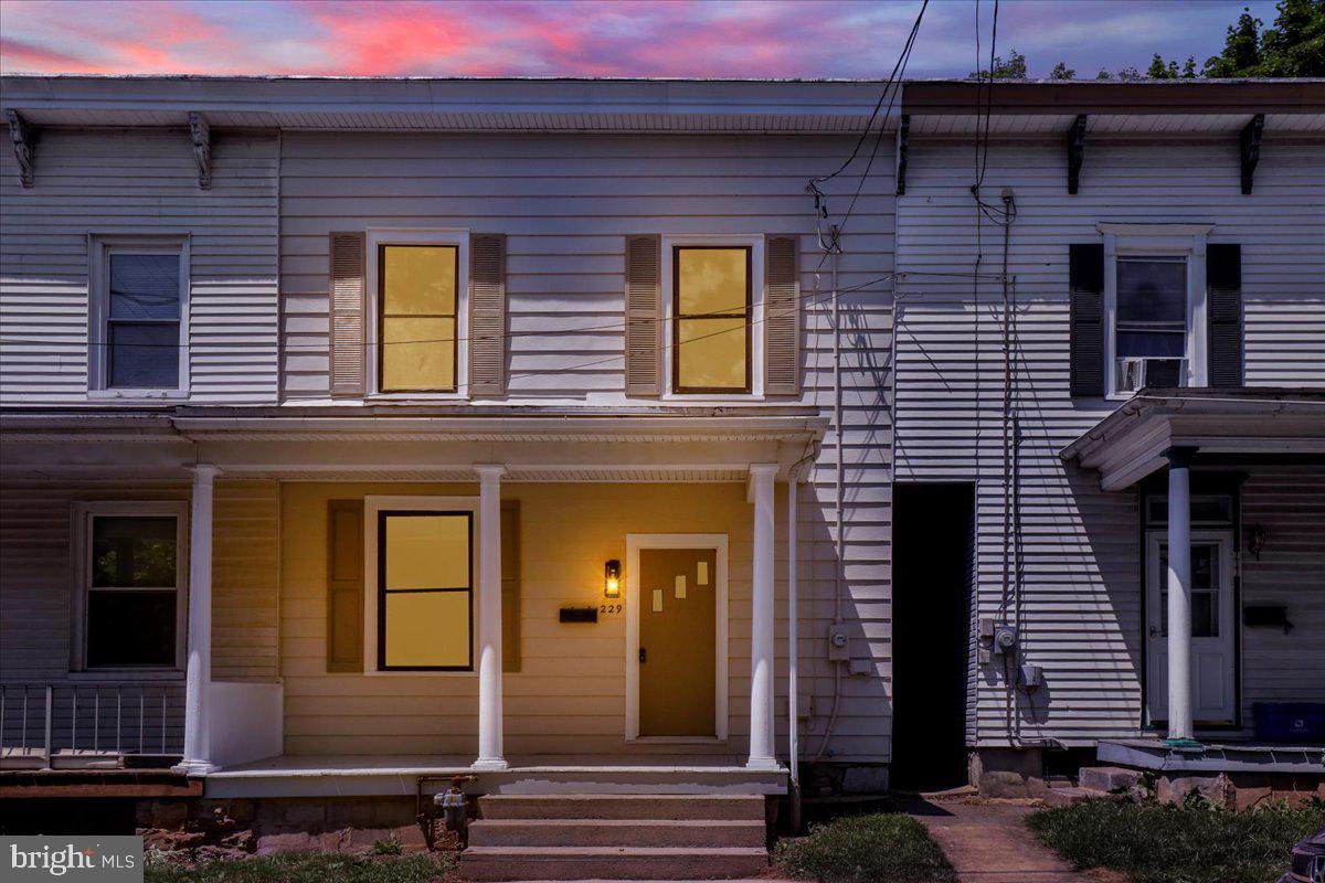 229 N LANCASTER STREET