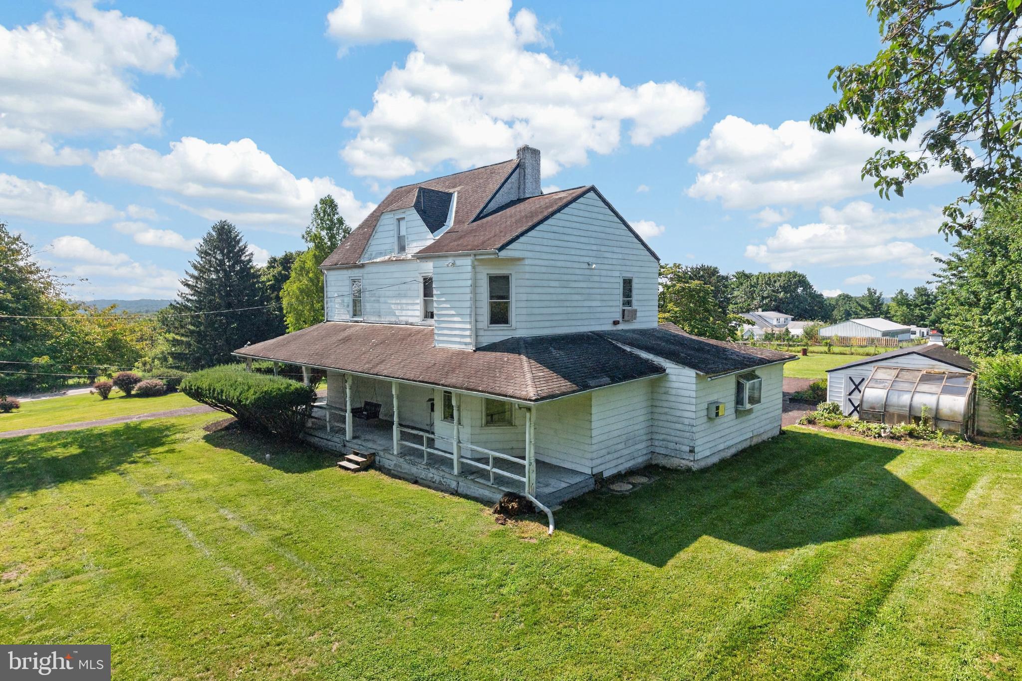 320 HILLTOWN PIKE