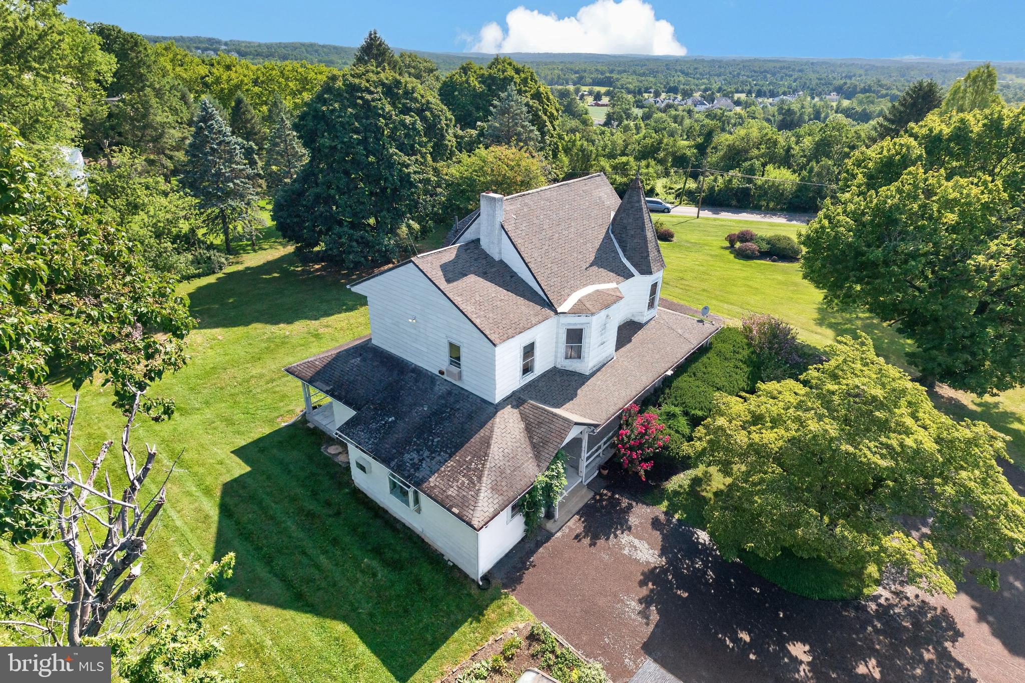 320 HILLTOWN PIKE