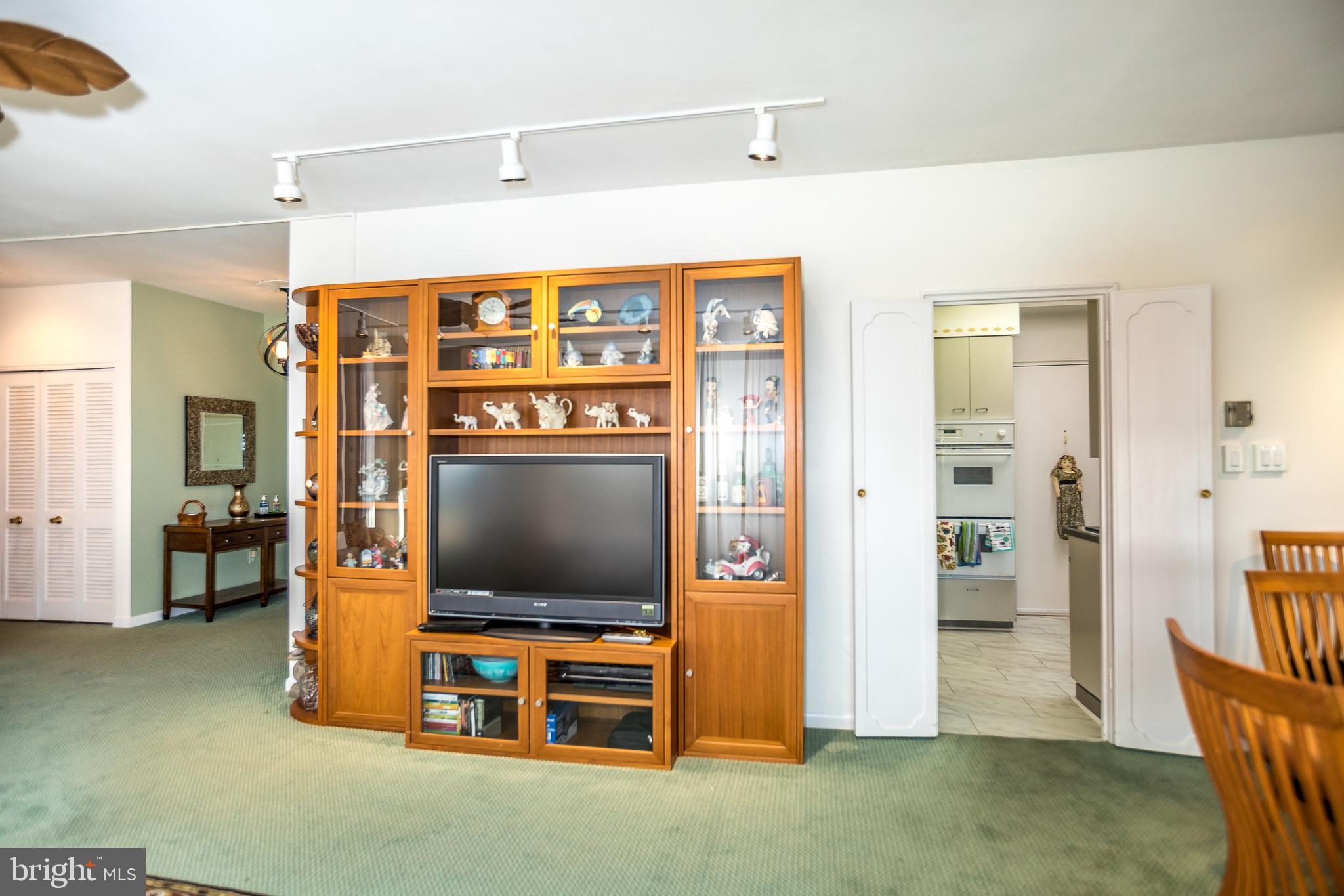 PIKESVILLE - Residential