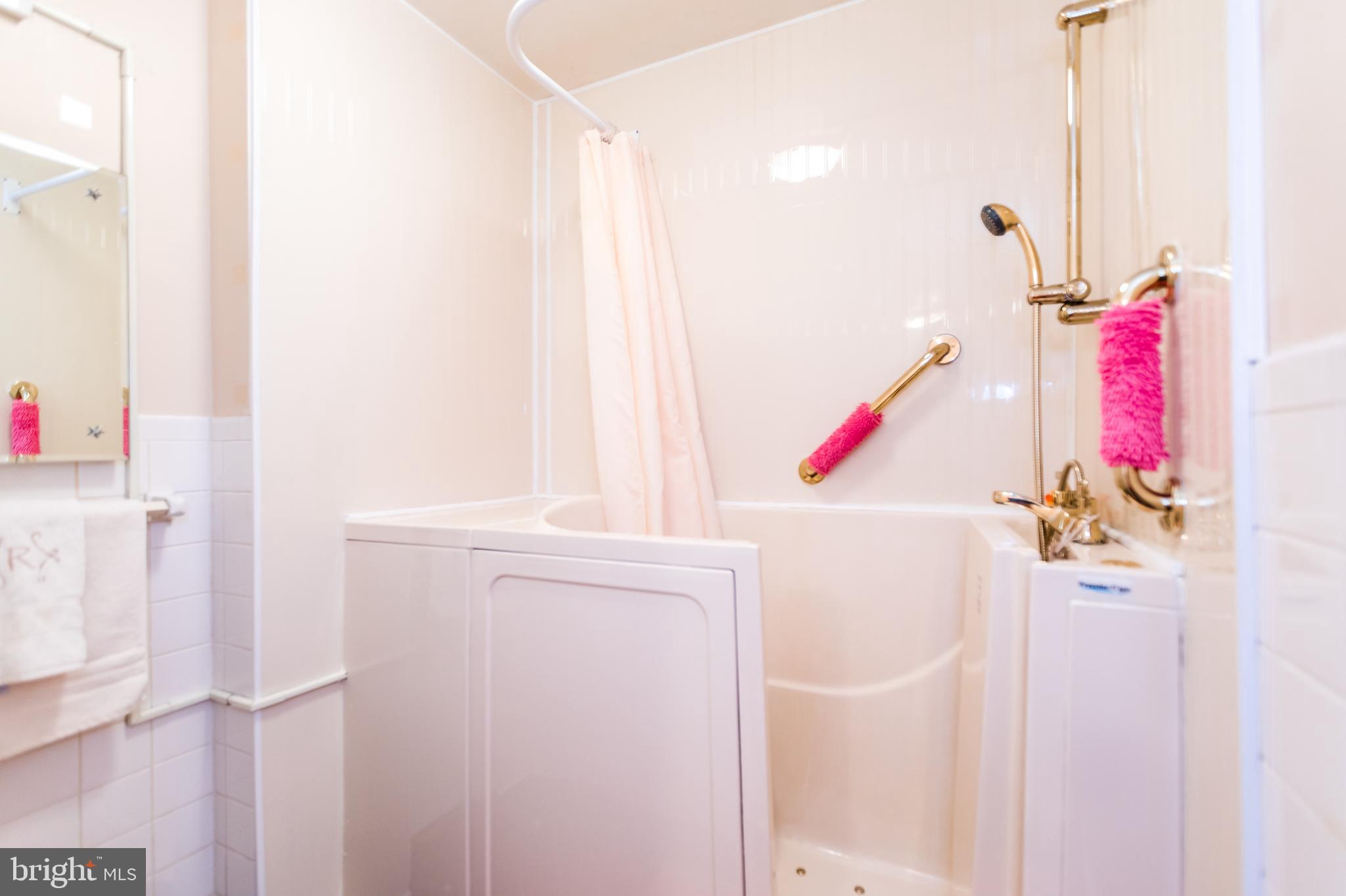 PIKESVILLE - Residential