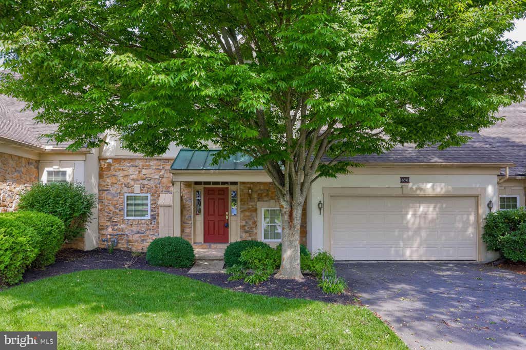 Photo of 656 Crestgate Place, MILLERSVILLE, PA 17551 (MLS # PALA2094252)