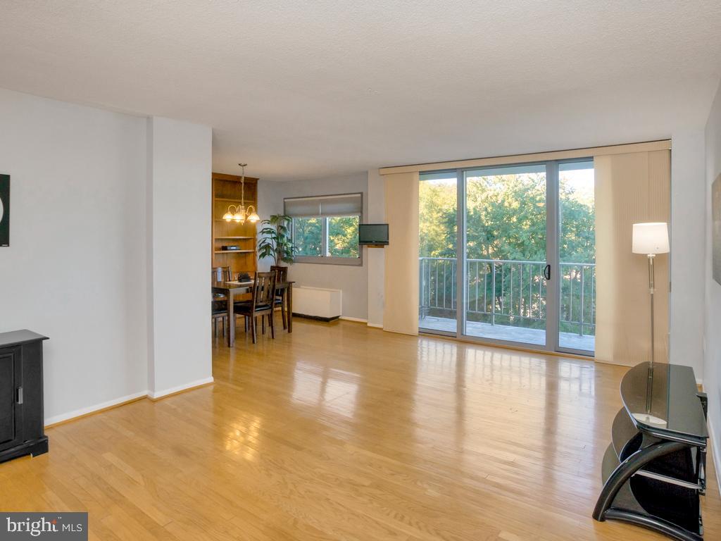 HUNTING CREEK CLUB CONDOMINIUMS - Residential