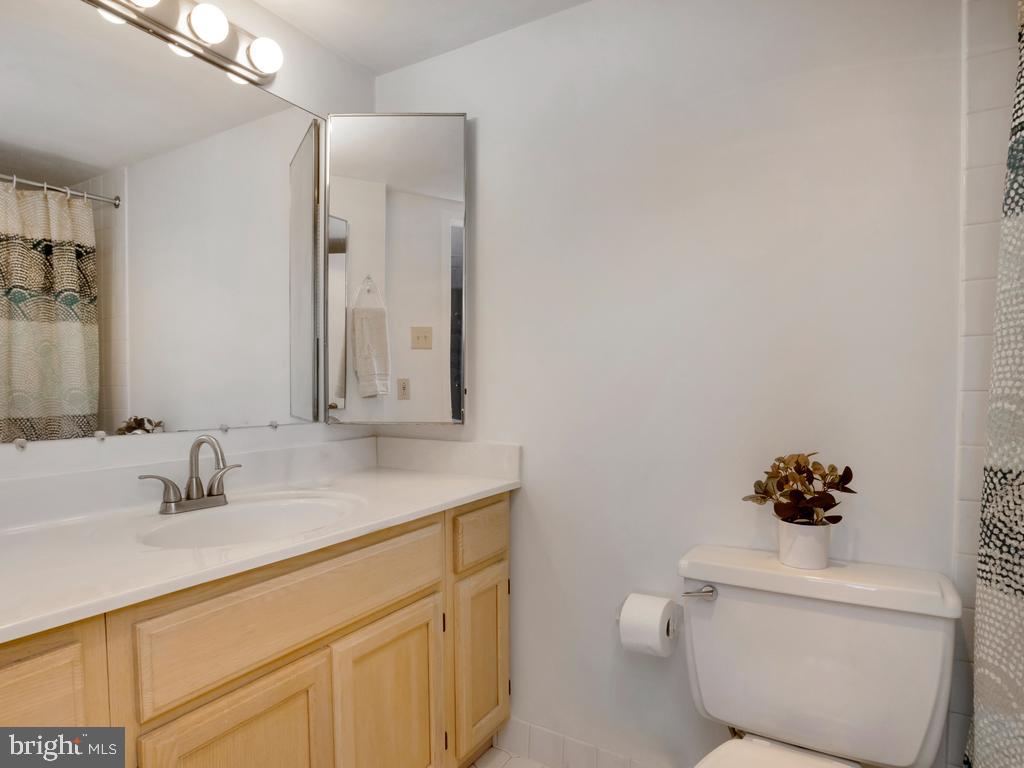 HUNTING CREEK CLUB CONDOMINIUMS - Residential