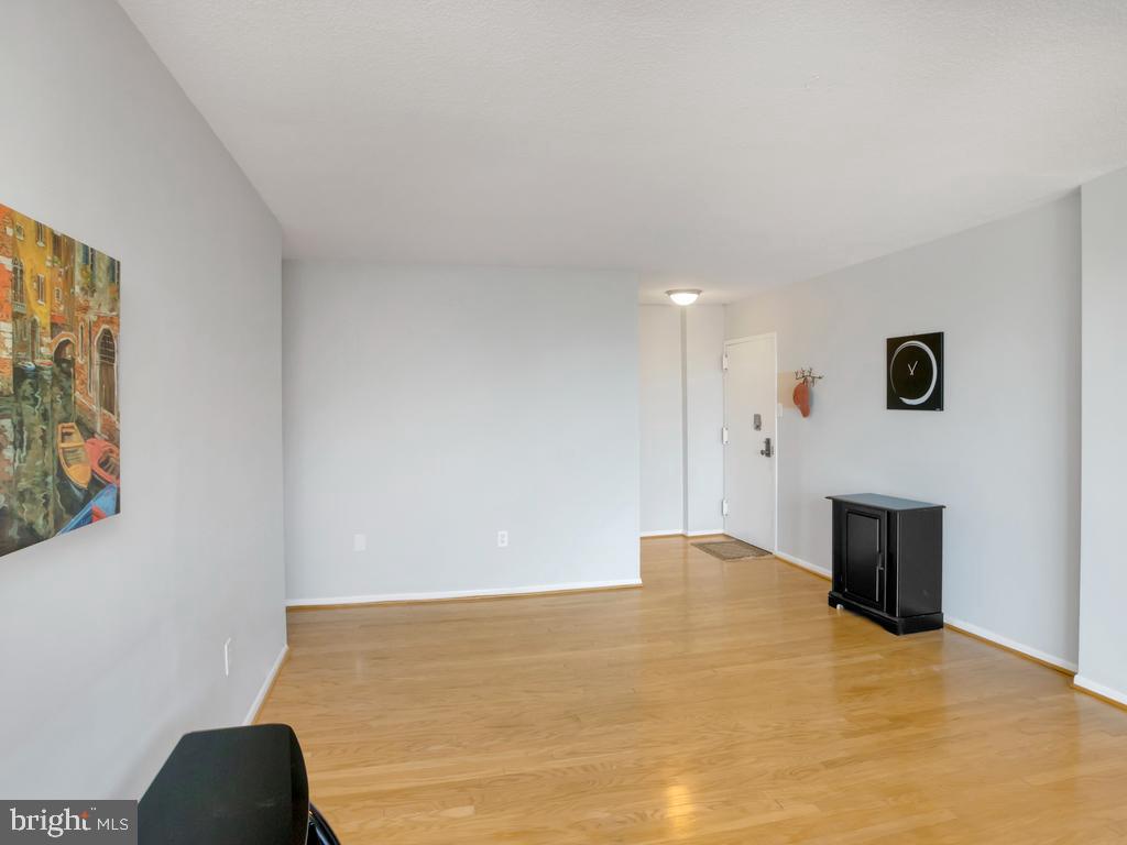 HUNTING CREEK CLUB CONDOMINIUMS - Residential