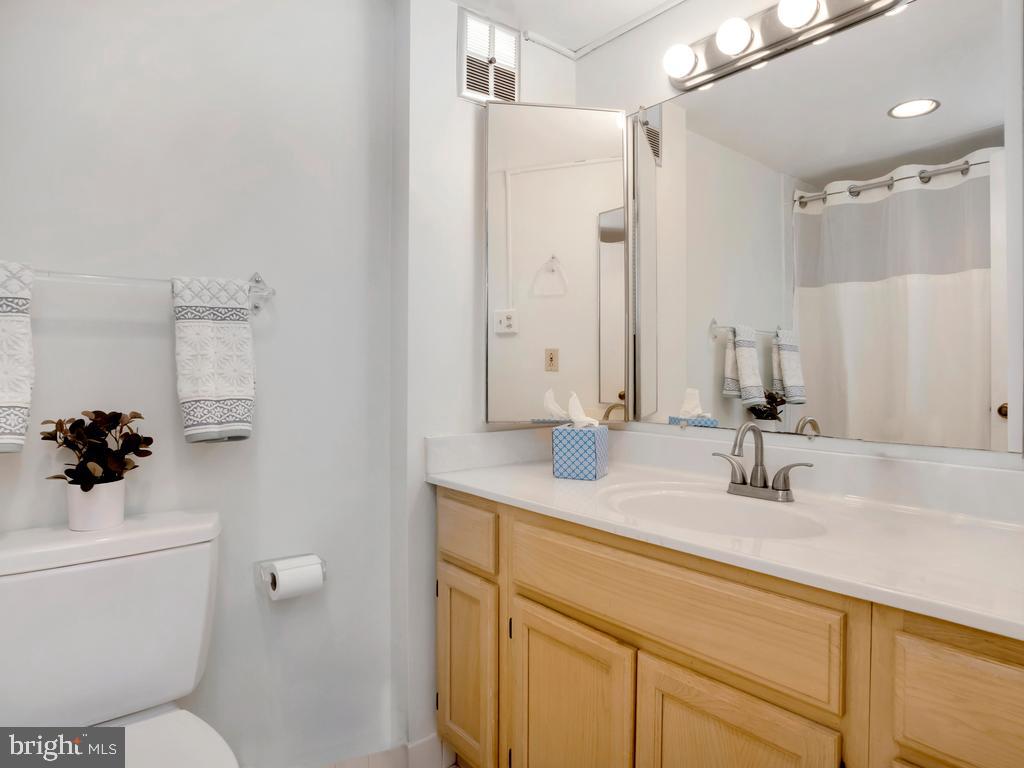 HUNTING CREEK CLUB CONDOMINIUMS - Residential