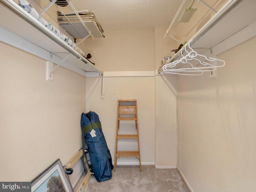 HUNTING CREEK CLUB CONDOMINIUMS - Residential