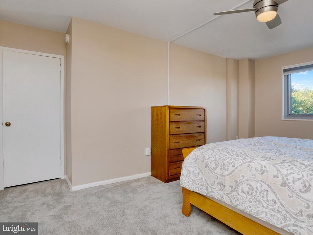 HUNTING CREEK CLUB CONDOMINIUMS - Residential