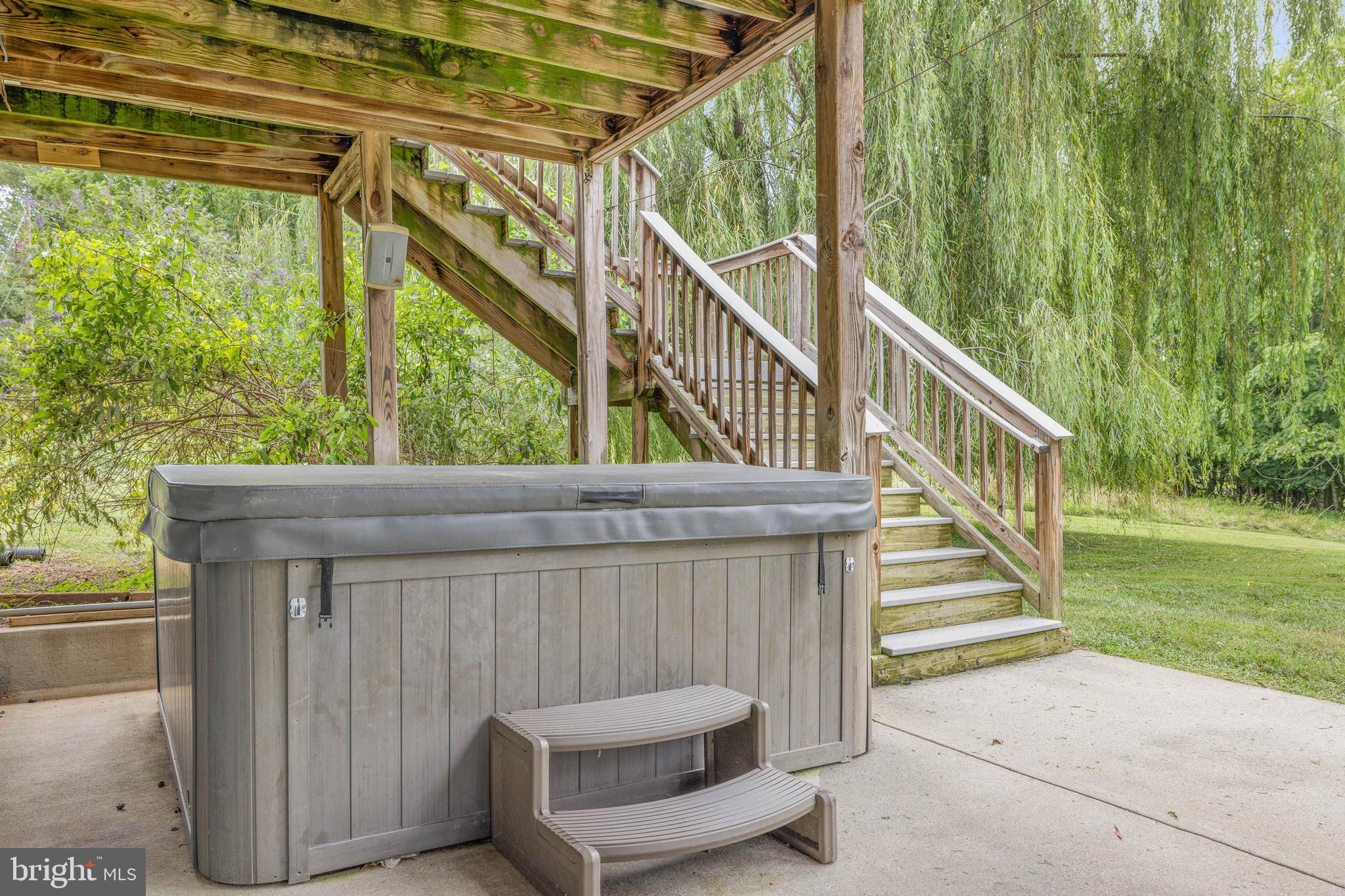 BEAR CASTLE - Residential