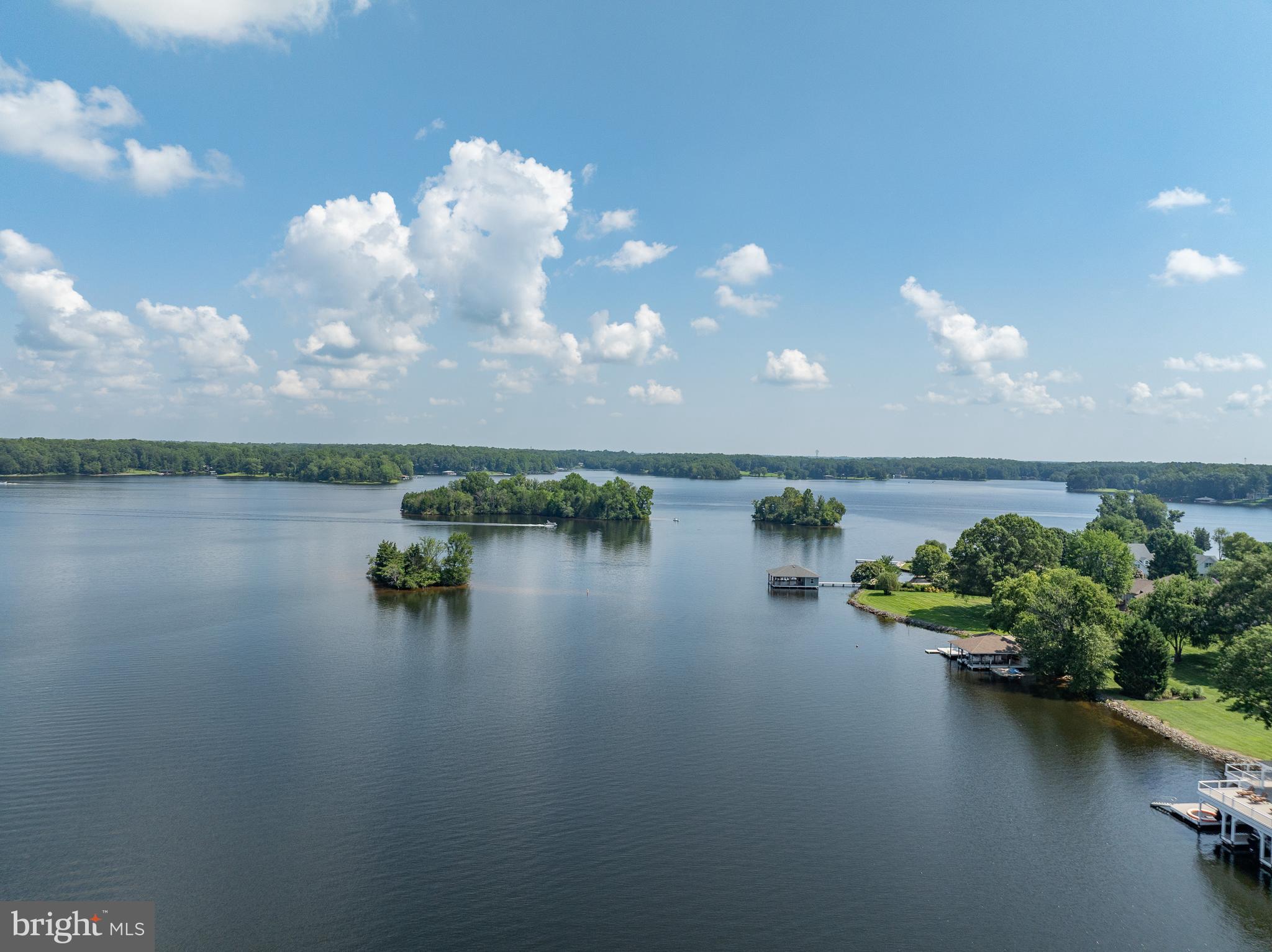 BEAR CASTLE - Residential