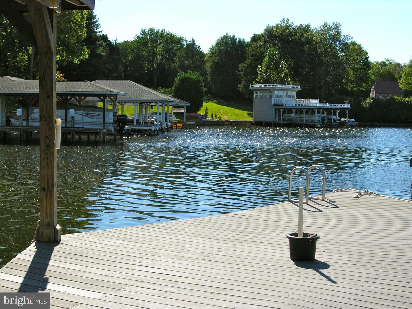 BEAR CASTLE - Residential