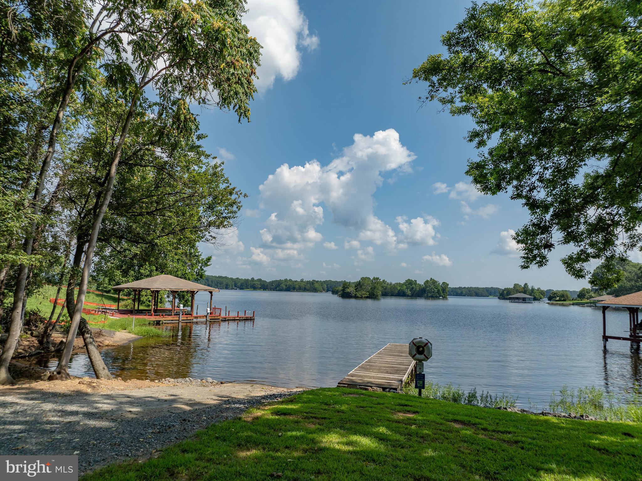 BEAR CASTLE - Residential