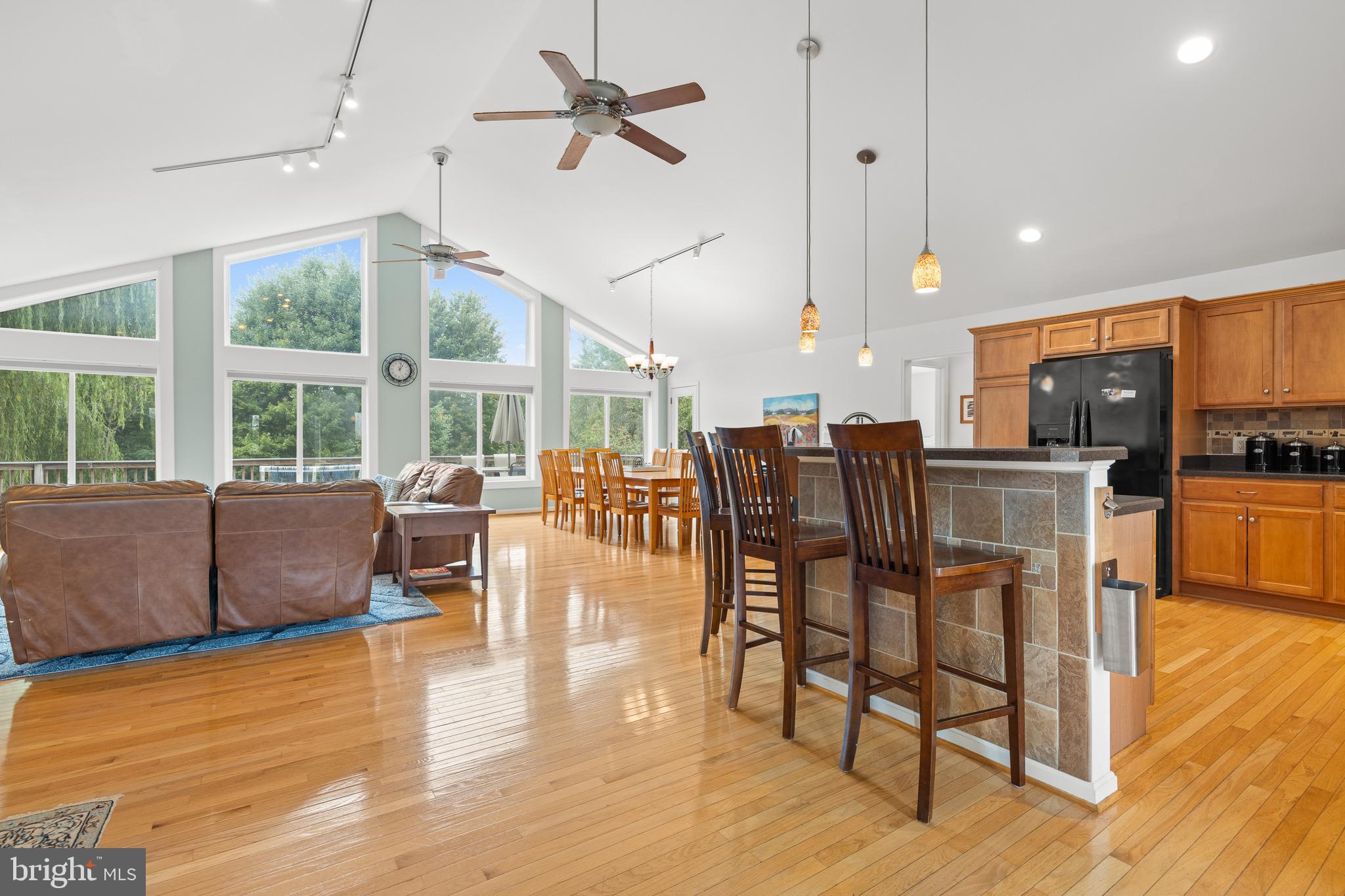 BEAR CASTLE - Residential