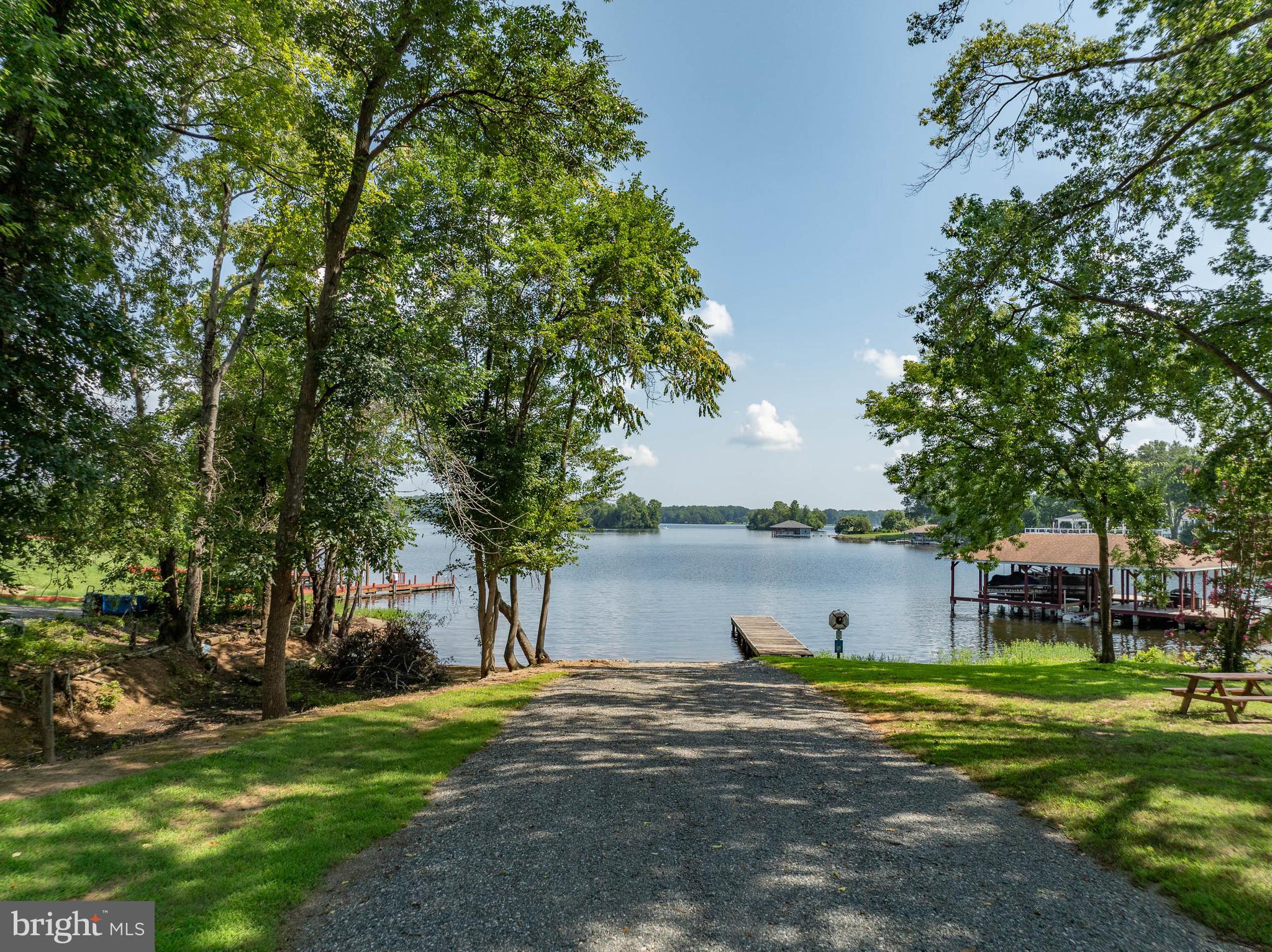 BEAR CASTLE - Residential