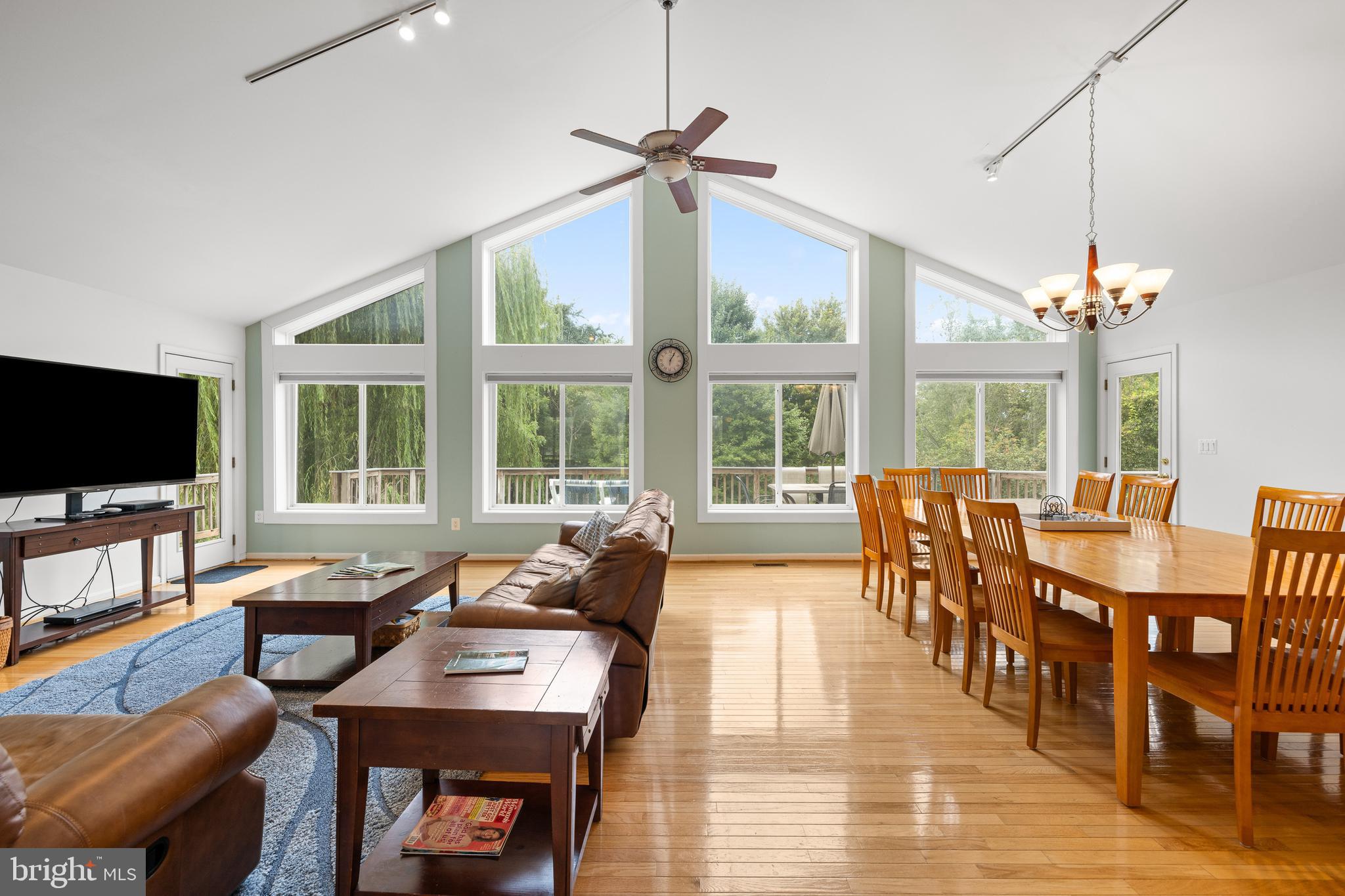 BEAR CASTLE - Residential