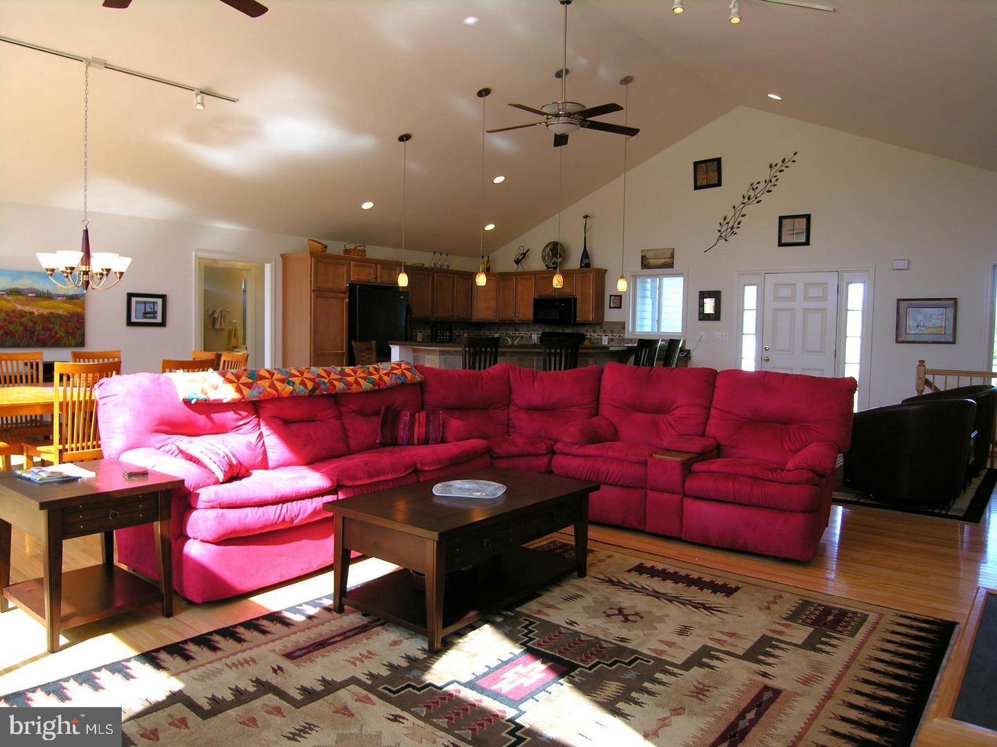 BEAR CASTLE - Residential