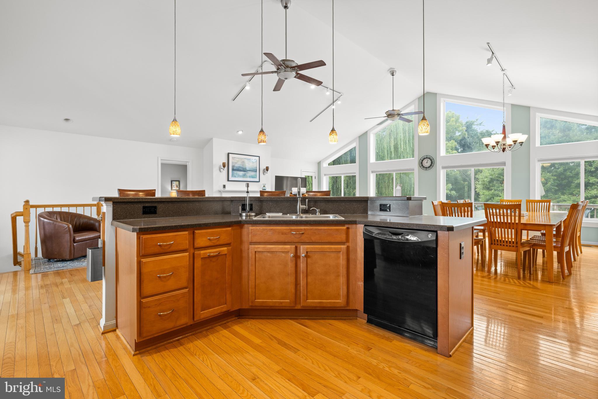 BEAR CASTLE - Residential