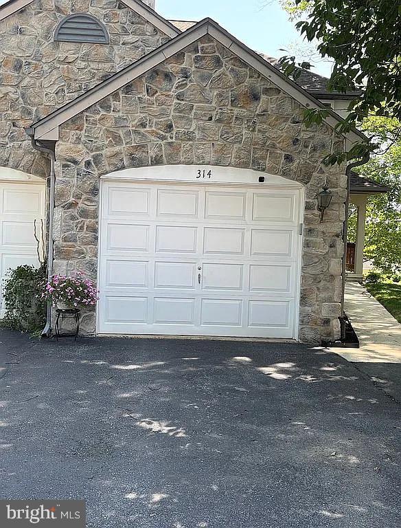 314 WINDGATE COURT