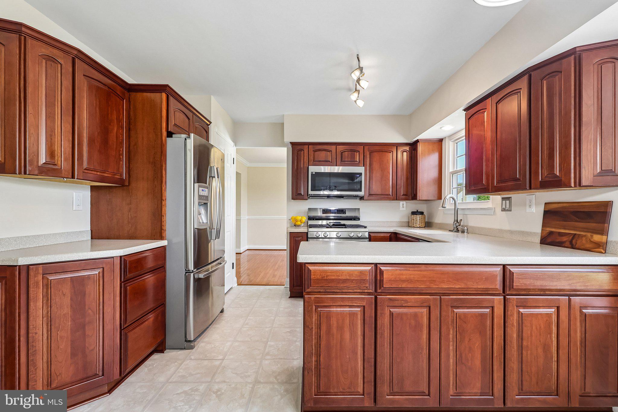 233 BELLOWS WAY