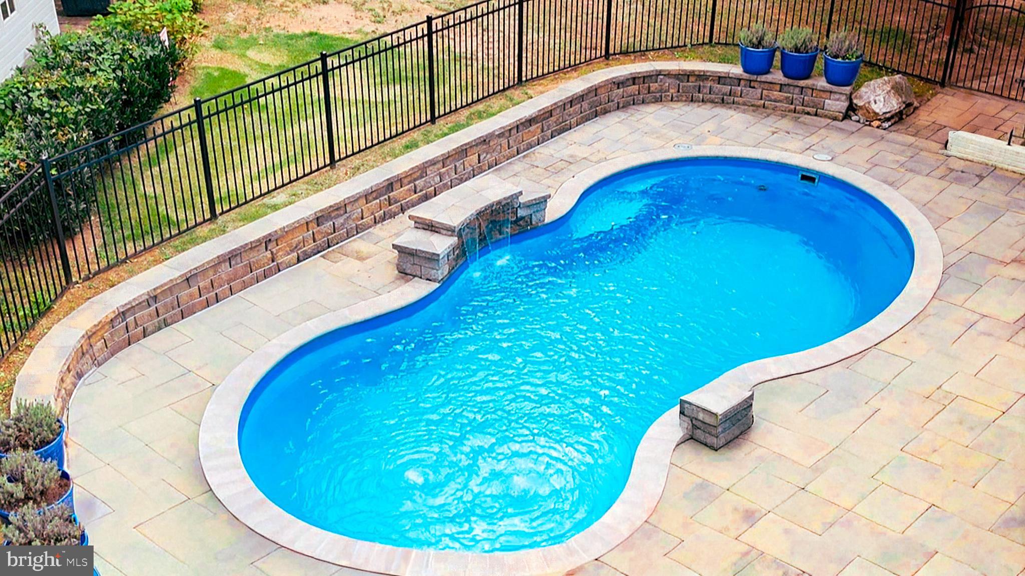 MEADOWS OF MINNIEVILLE - Residential