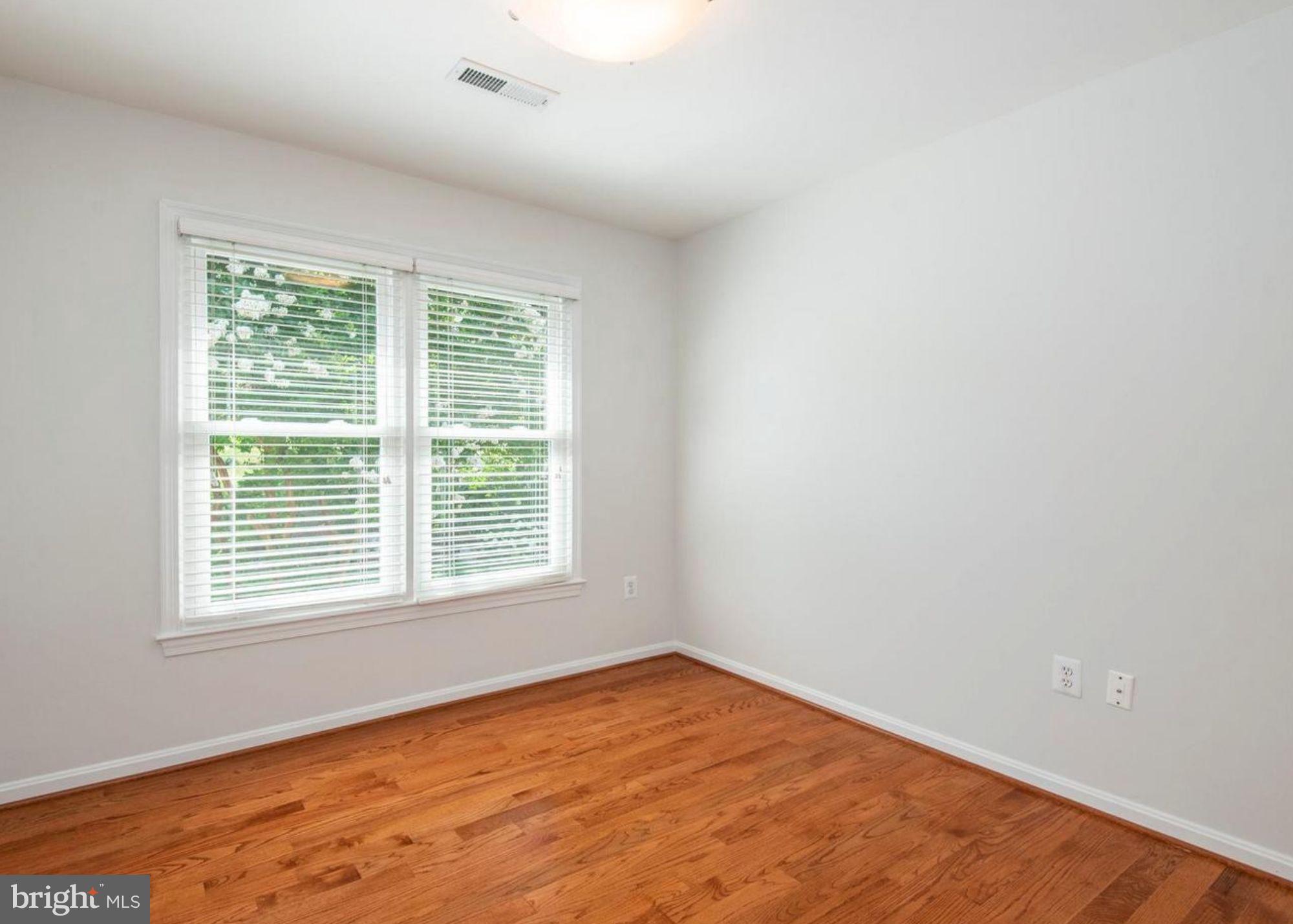 MEADOWS OF MINNIEVILLE - Residential