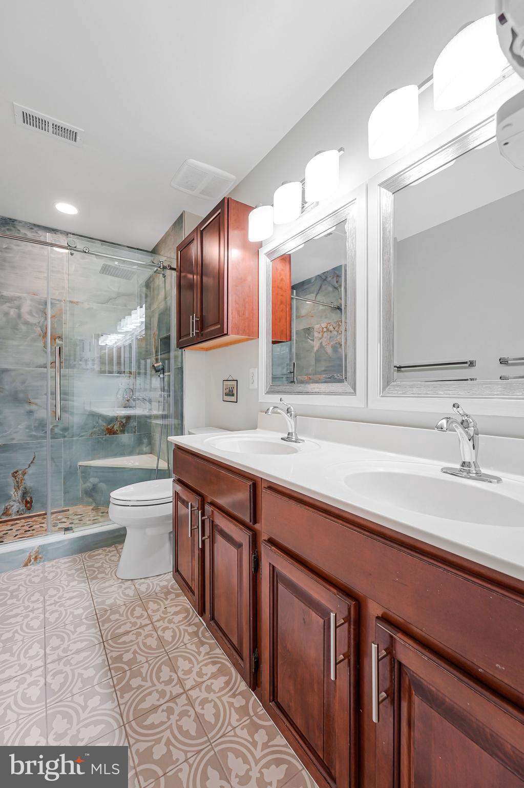 MEADOWS OF MINNIEVILLE - Residential