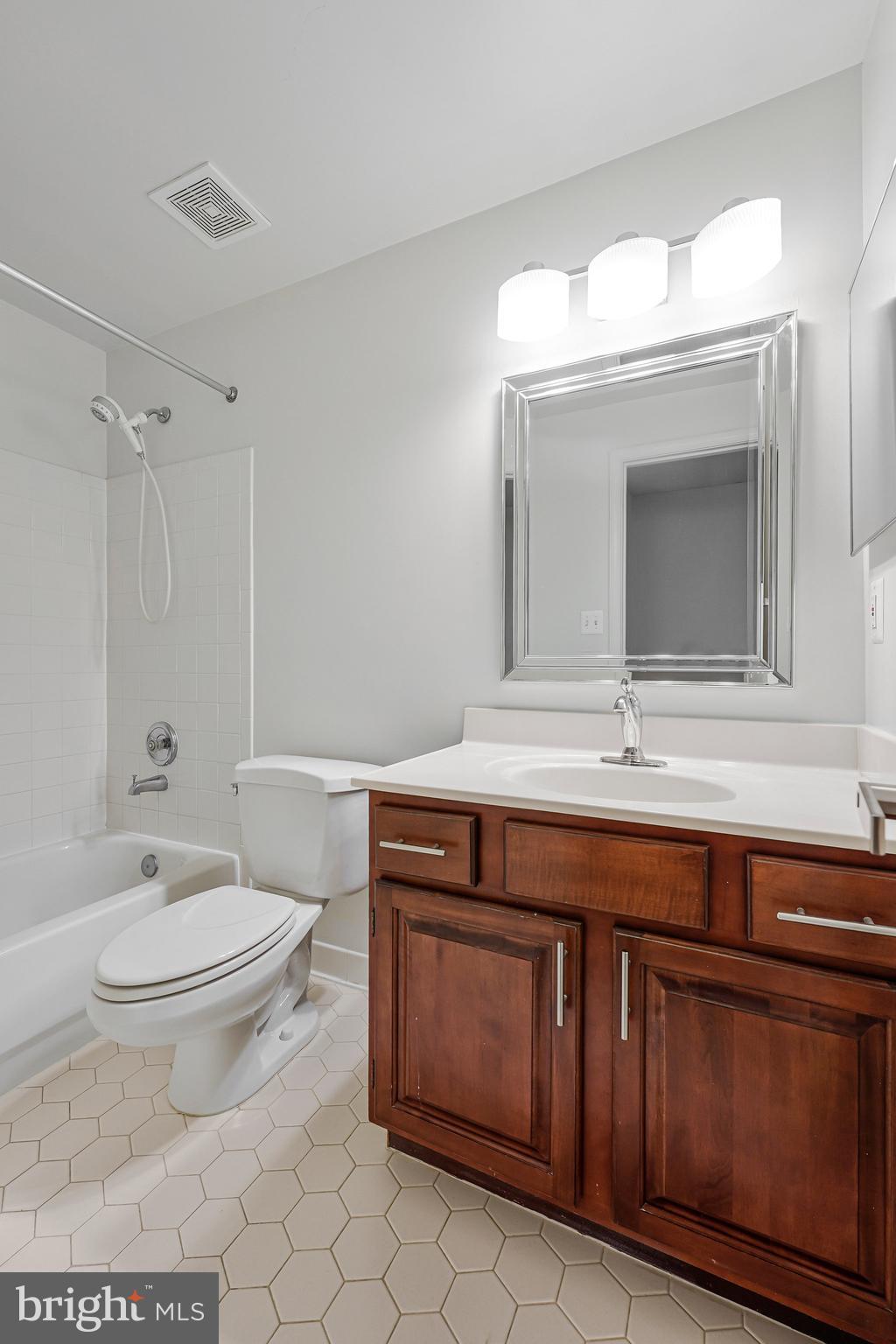 MEADOWS OF MINNIEVILLE - Residential