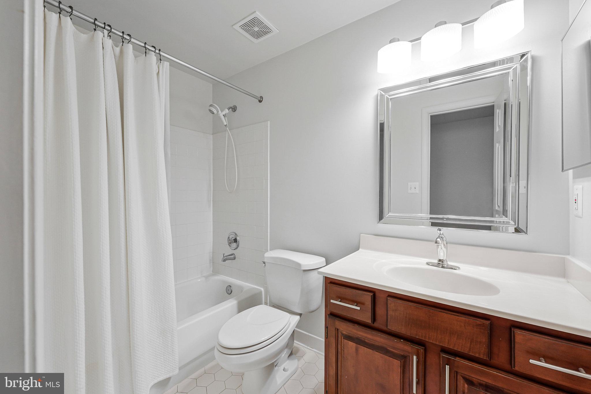 MEADOWS OF MINNIEVILLE - Residential